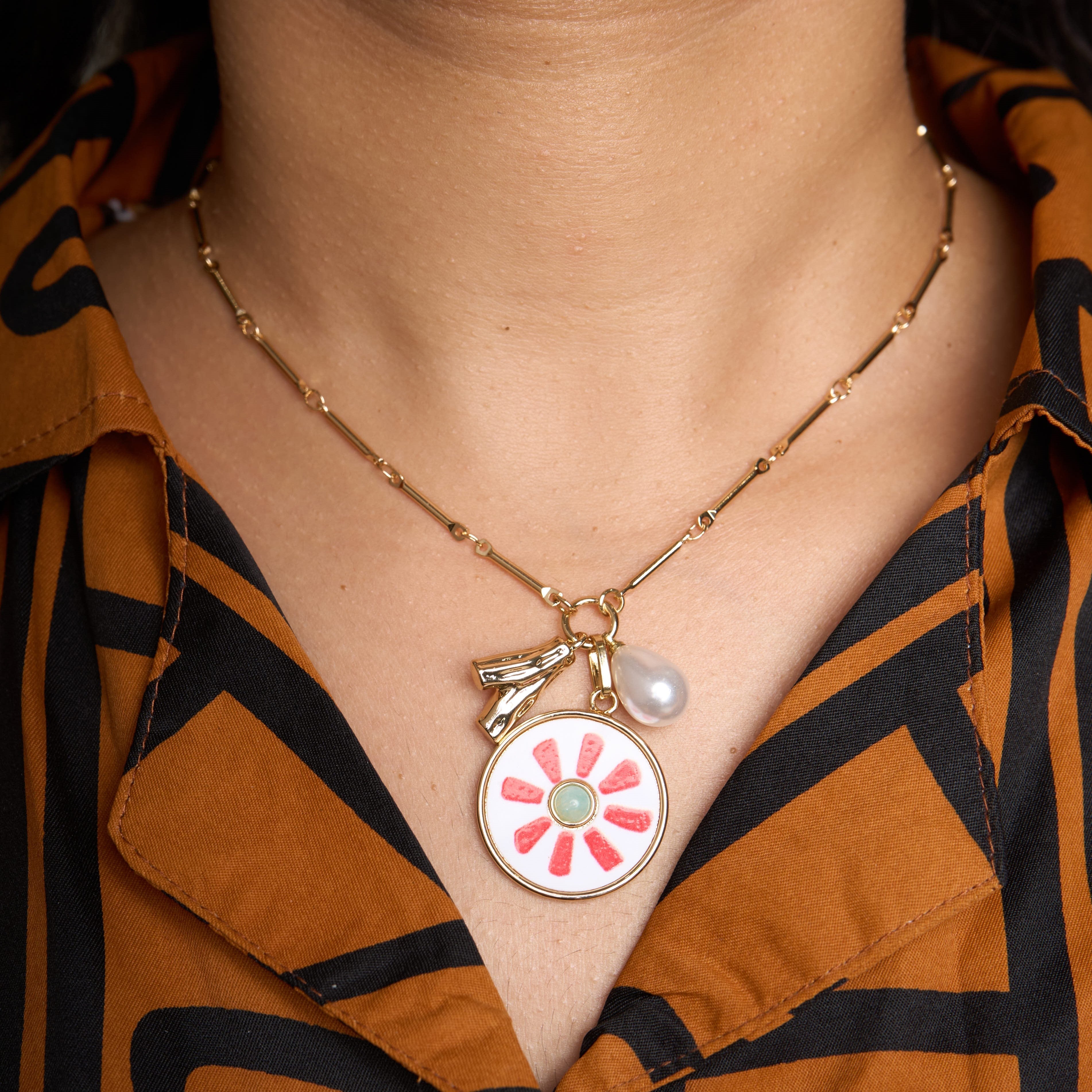 Disc Floral Necklace Mozaati