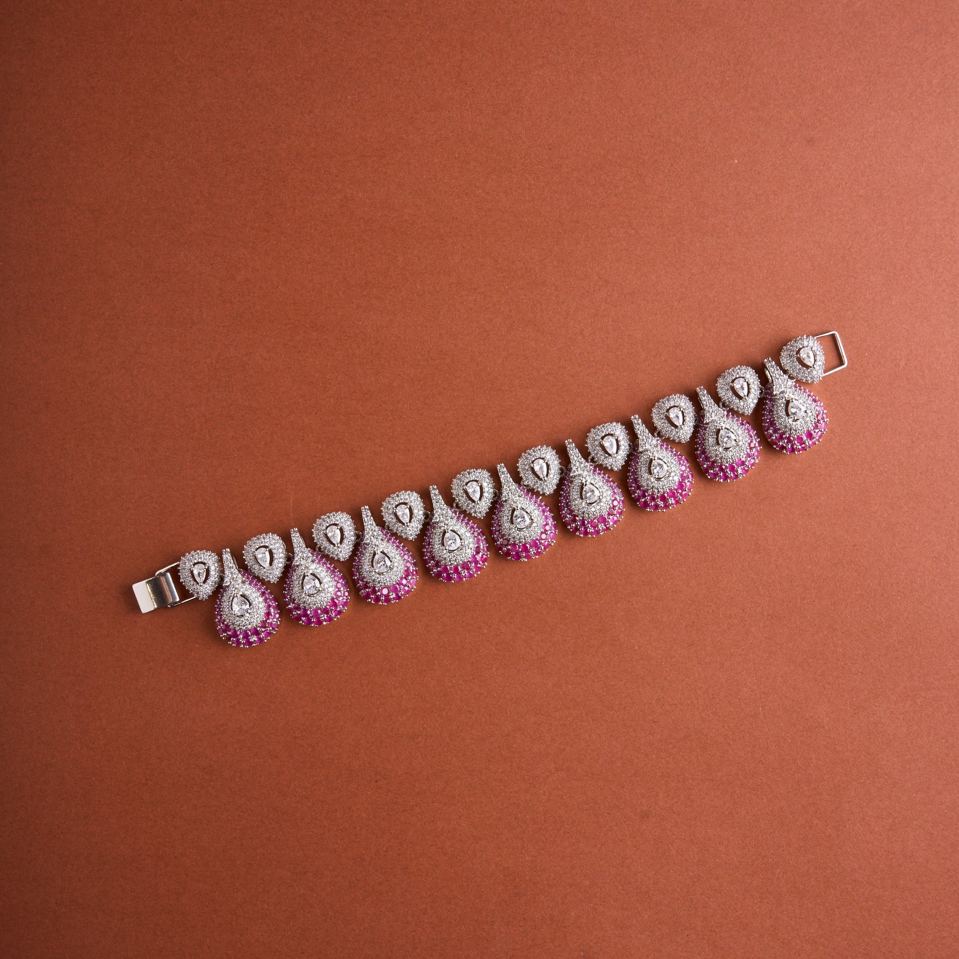 Dual Pear Bracelet Mozaati