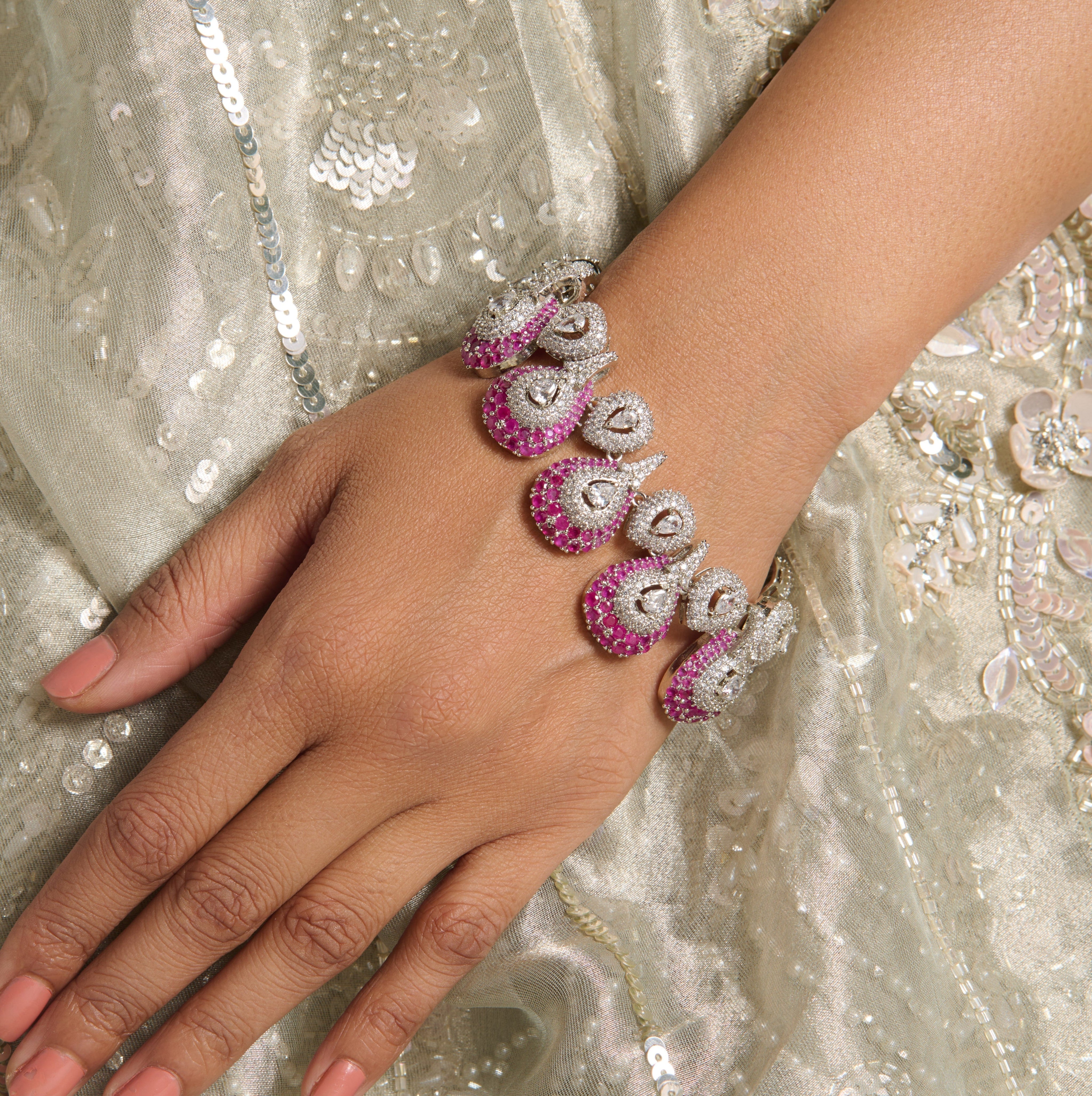 Dual Pear Bracelet Mozaati