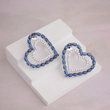 Load image into Gallery viewer, Heart Line Earrings
