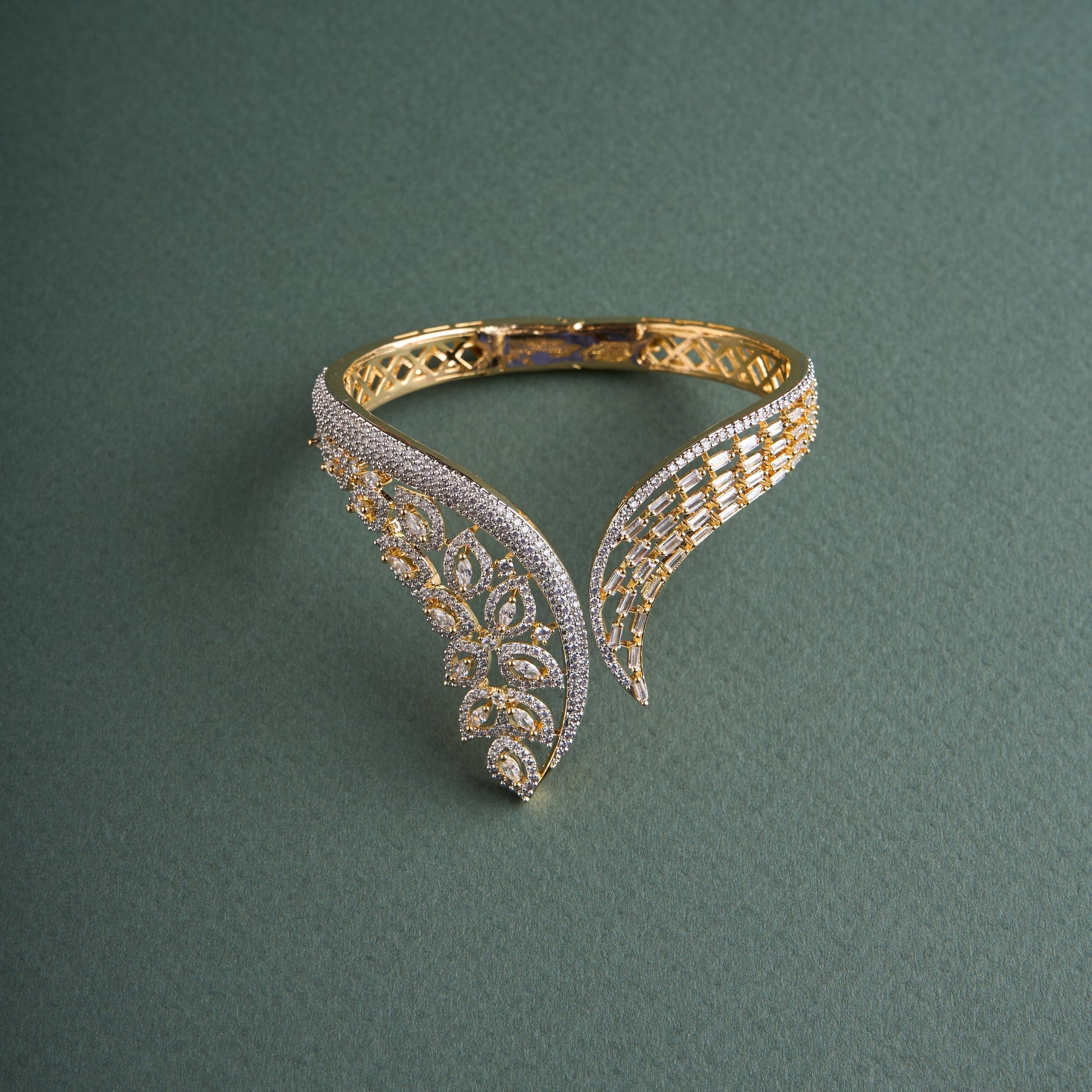 Idika Hathphool Mozaati