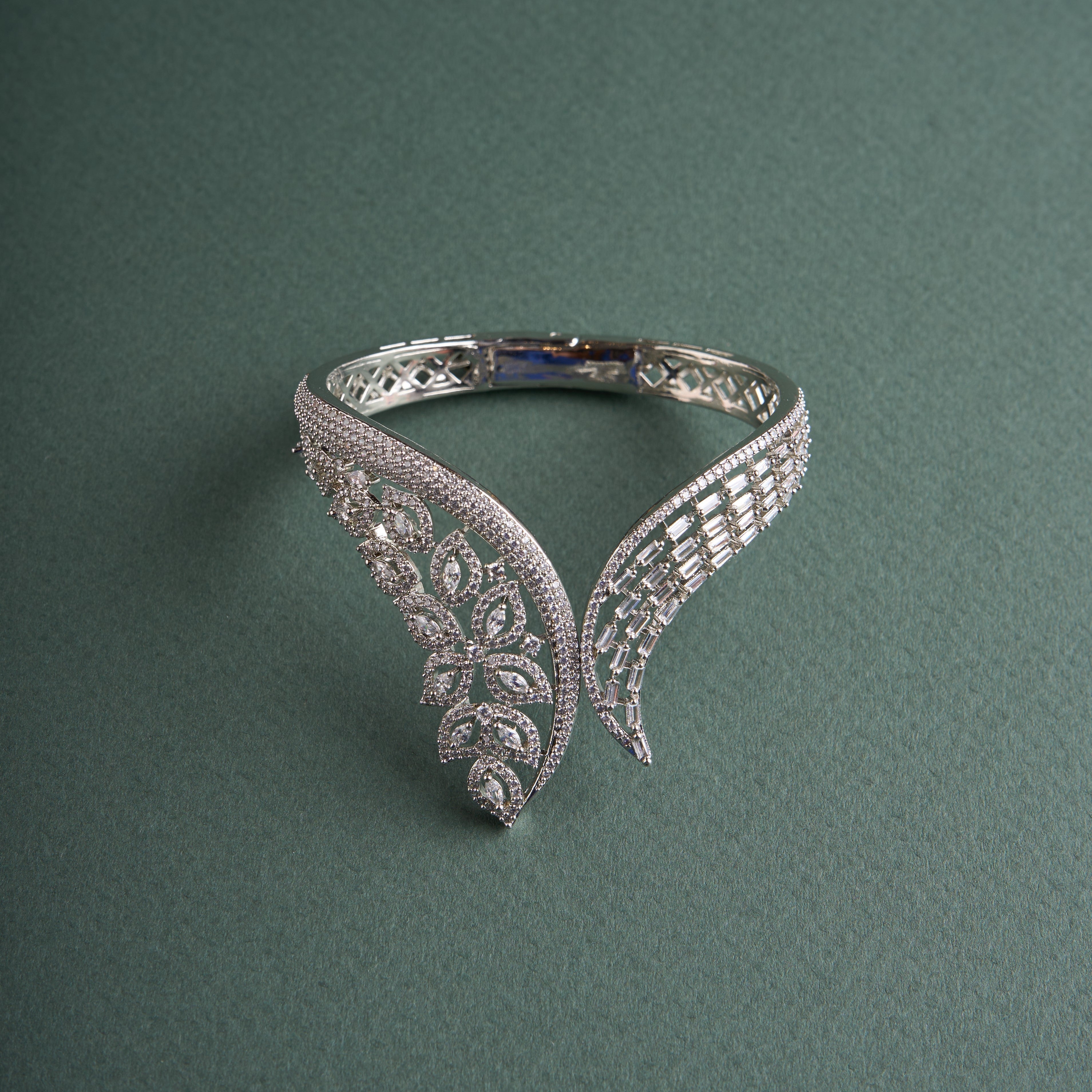 Idika Hathphool Mozaati