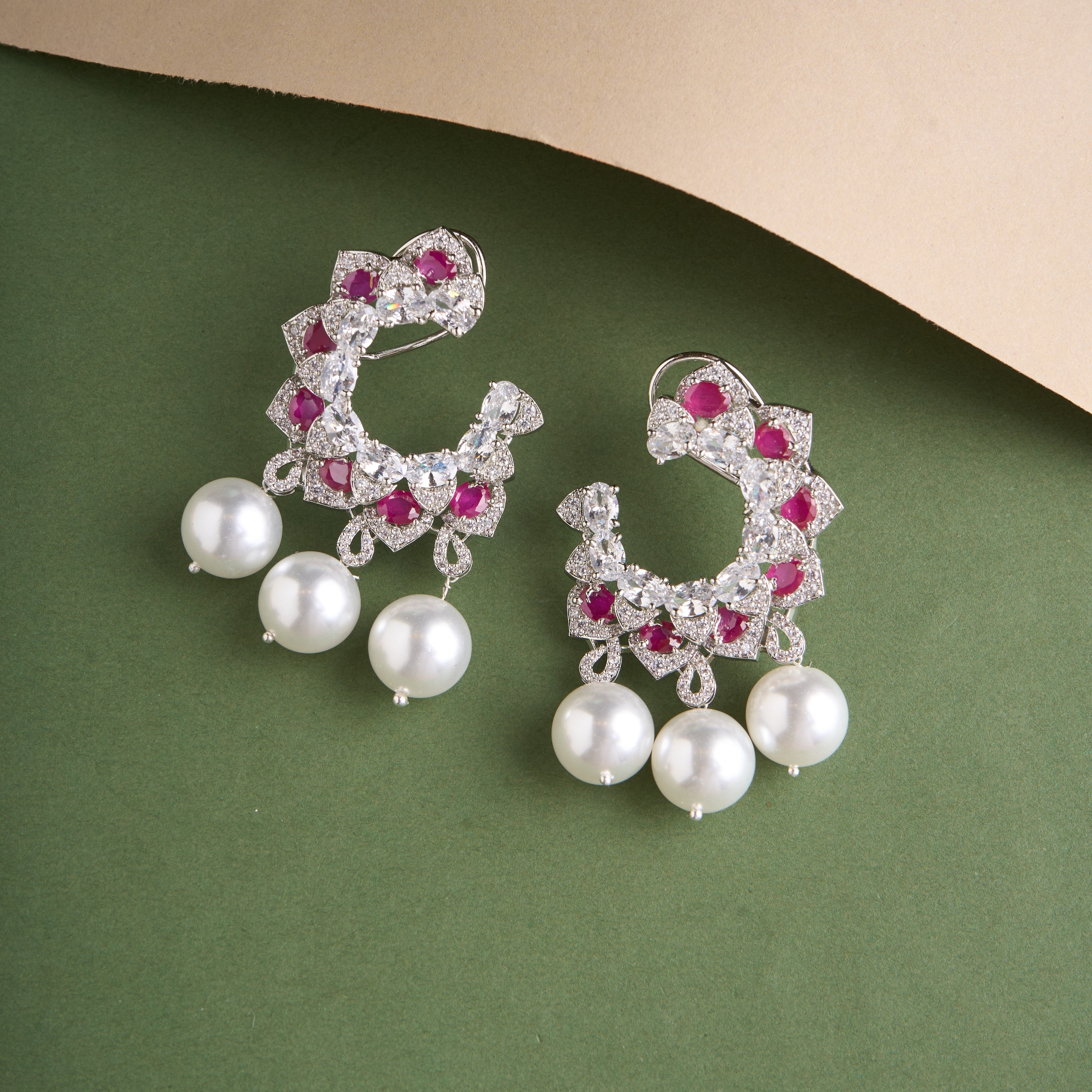 Kavindi Earrings Mozaati