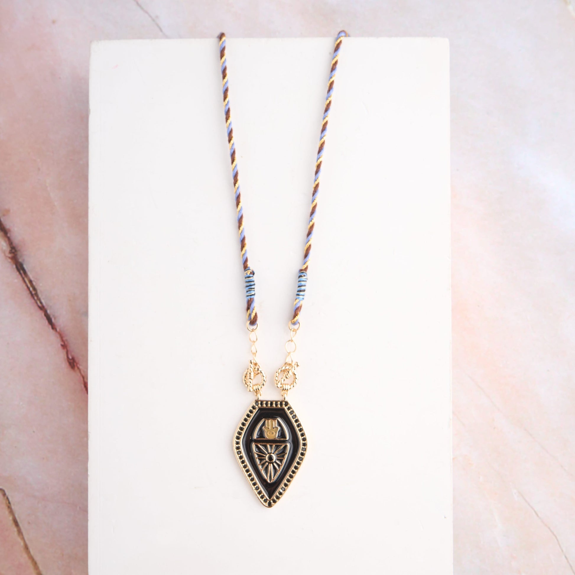 Kite Thread Pendant Mozaati