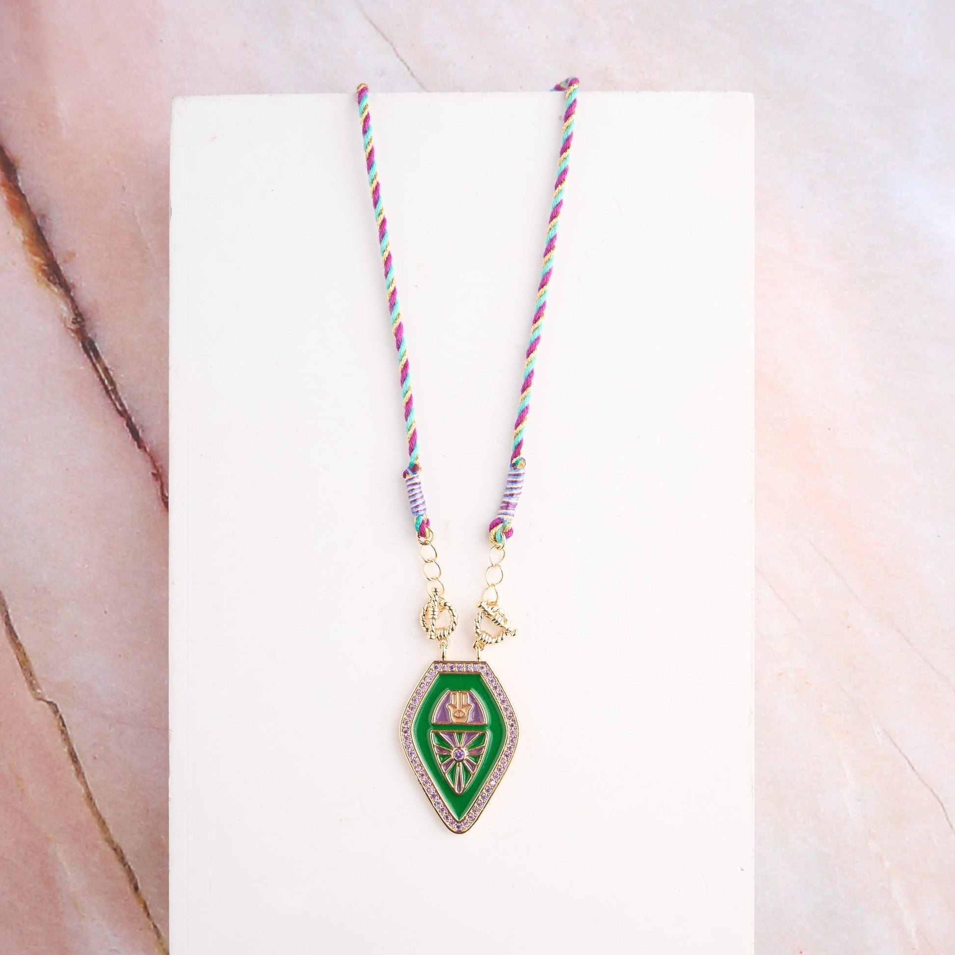 Kite Thread Pendant Mozaati