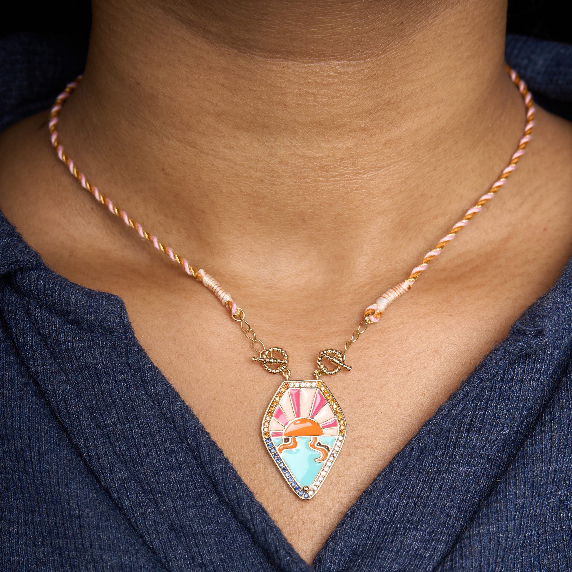 Kite Thread Pendant Mozaati