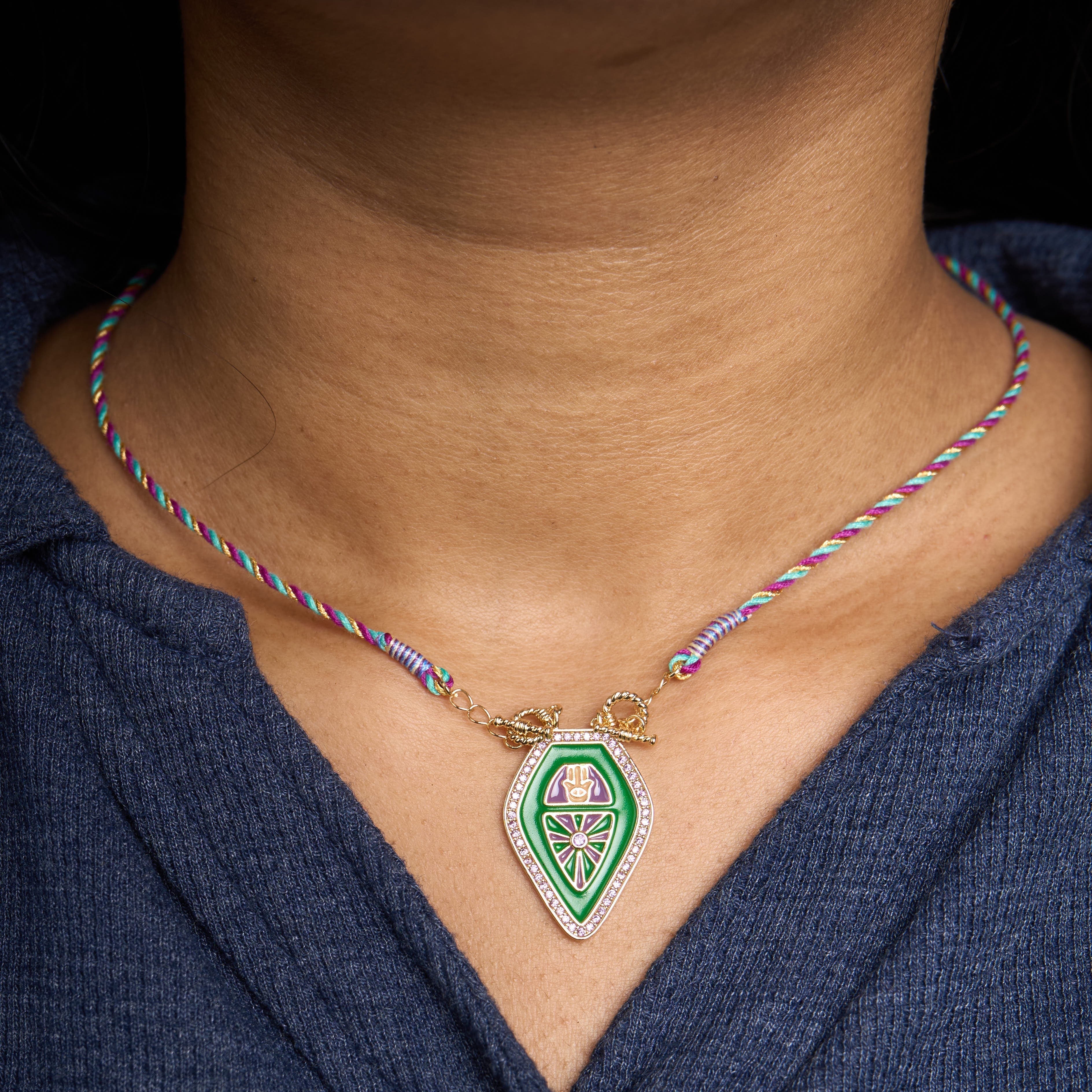 Kite Thread Pendant Mozaati