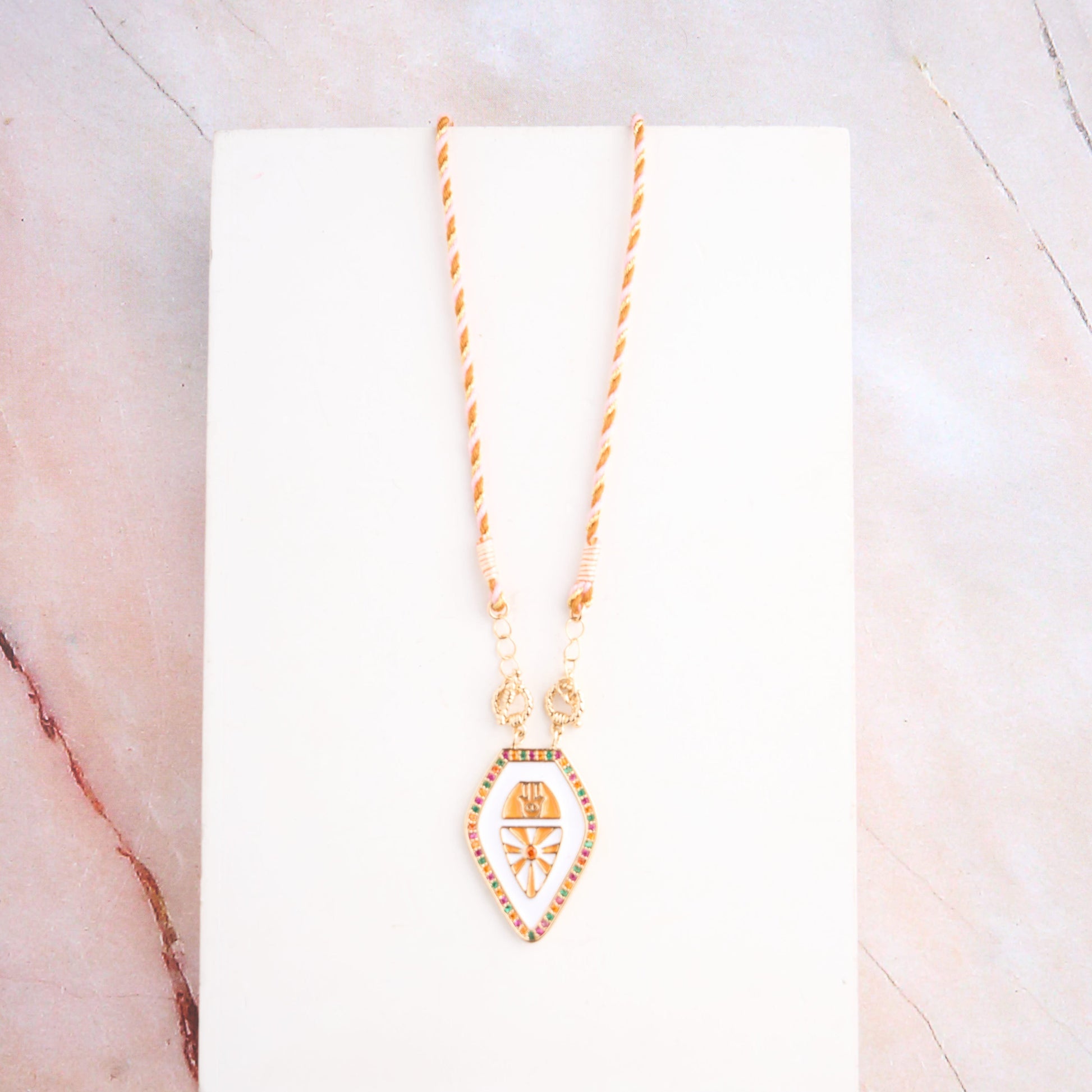 Kite Thread Pendant Mozaati