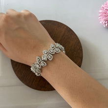 Load image into Gallery viewer, Leaf Bracelet
