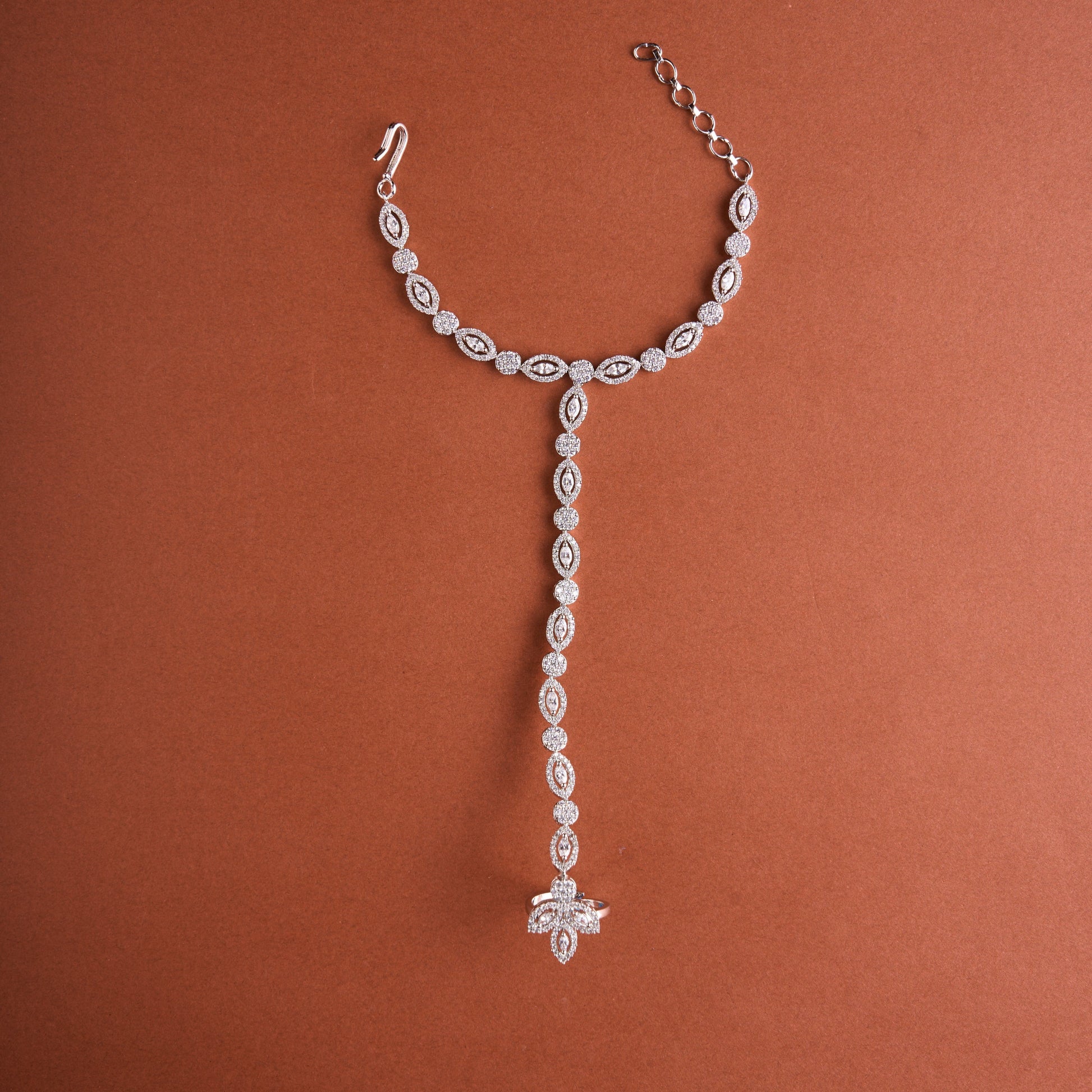 Leaf Dia Hathphool Mozaati