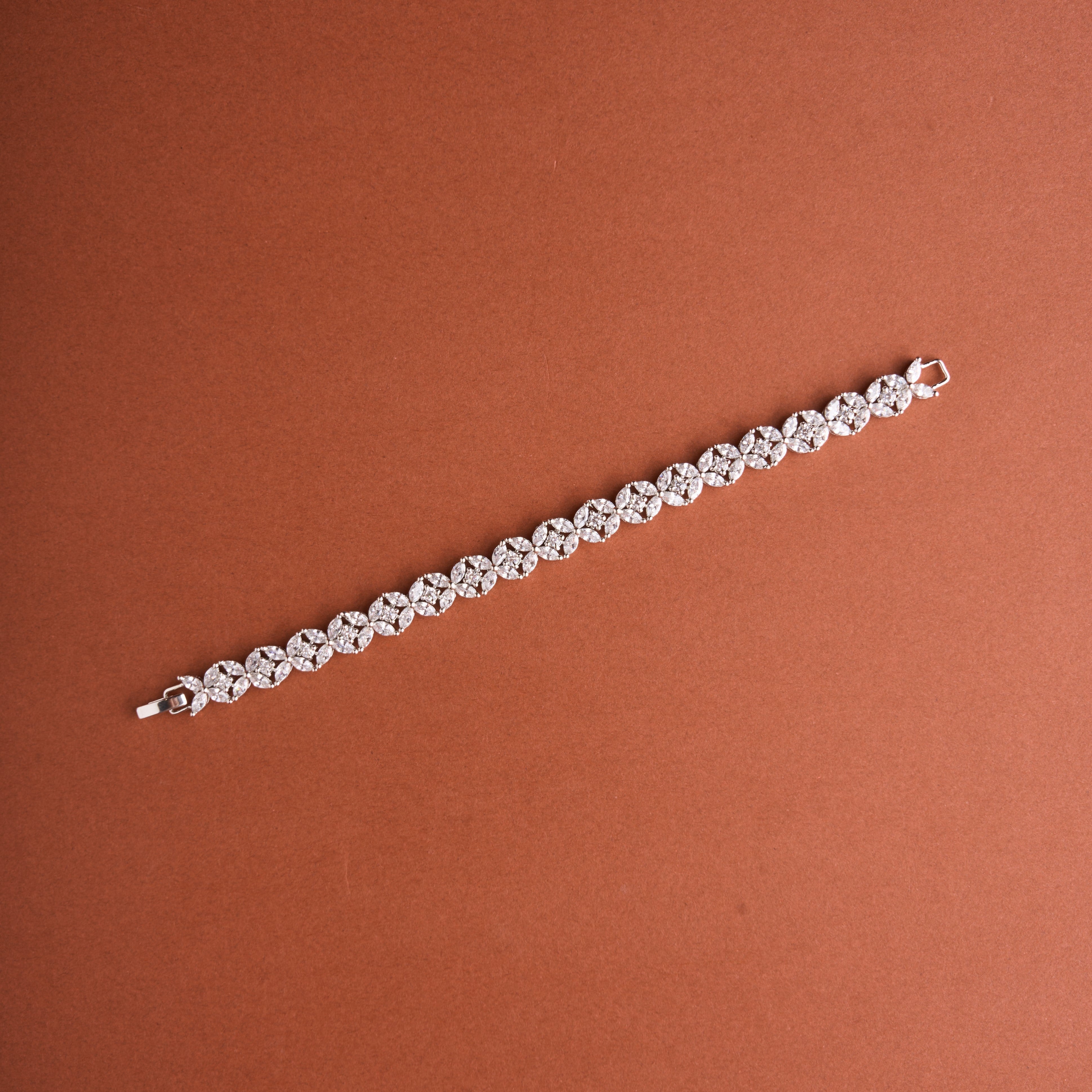 Marquise Tennis Bracelet Mozaati