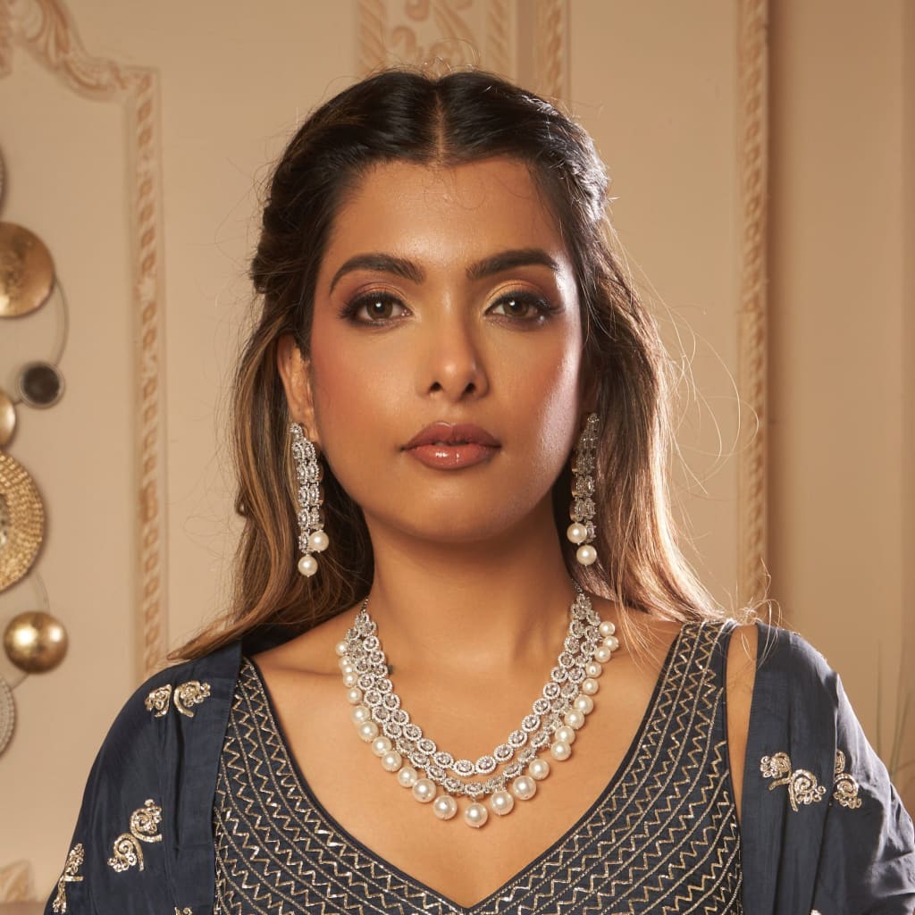 Mila Necklace