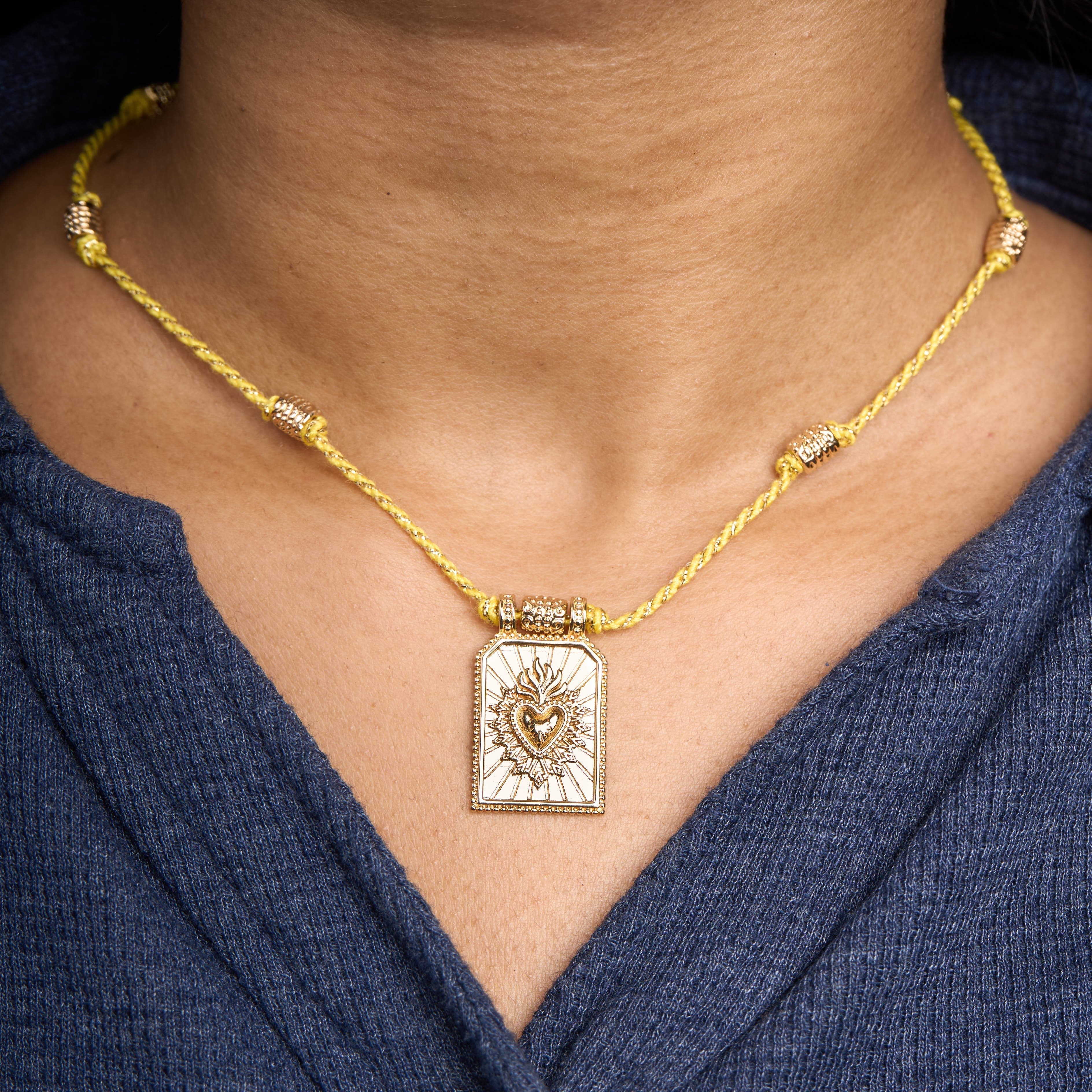 Mini Tag Thread Pendant Mozaati