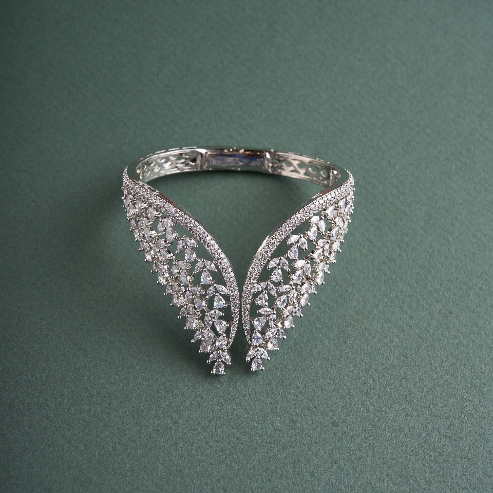 Nisha Hathphool Mozaati