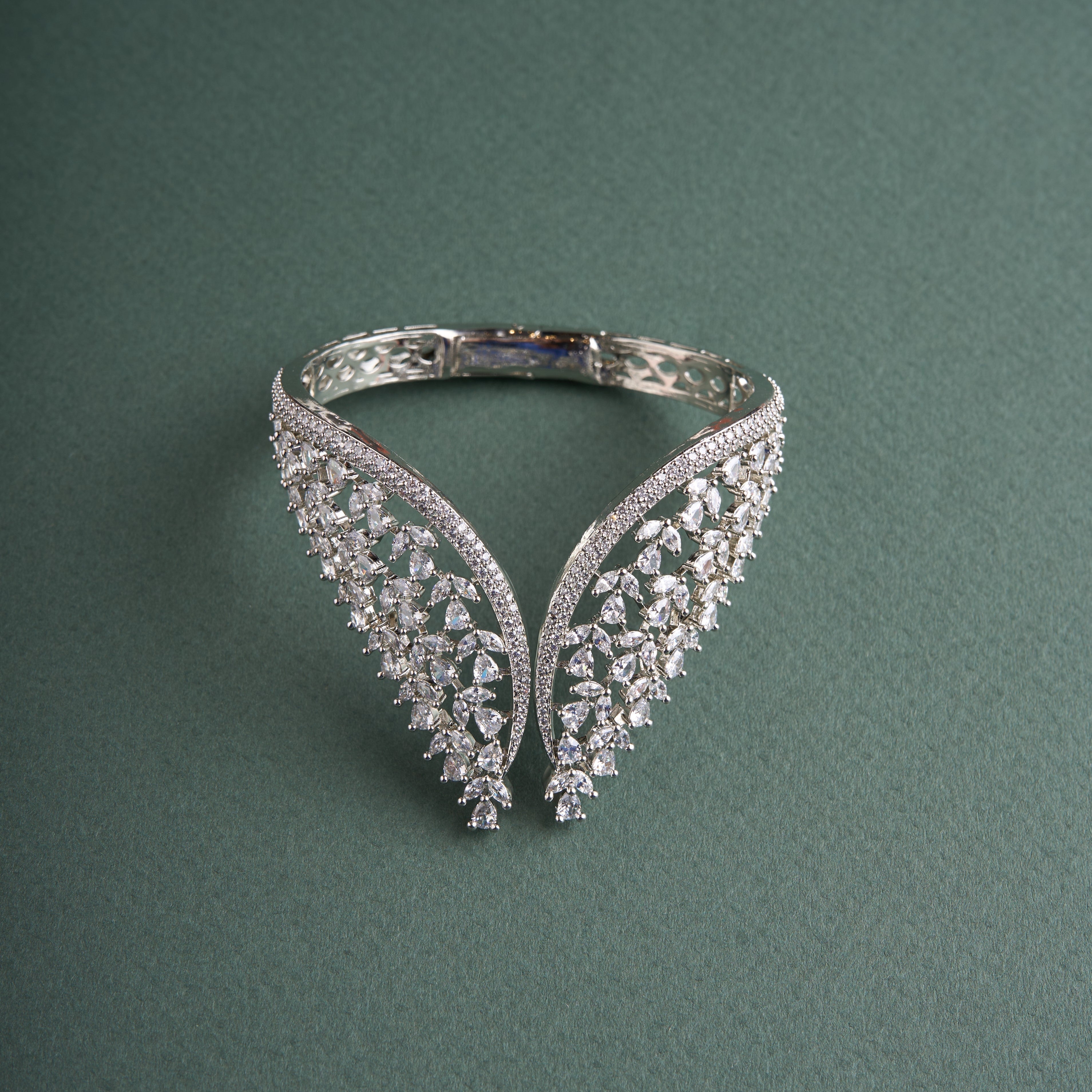 Nisha Hathphool Mozaati