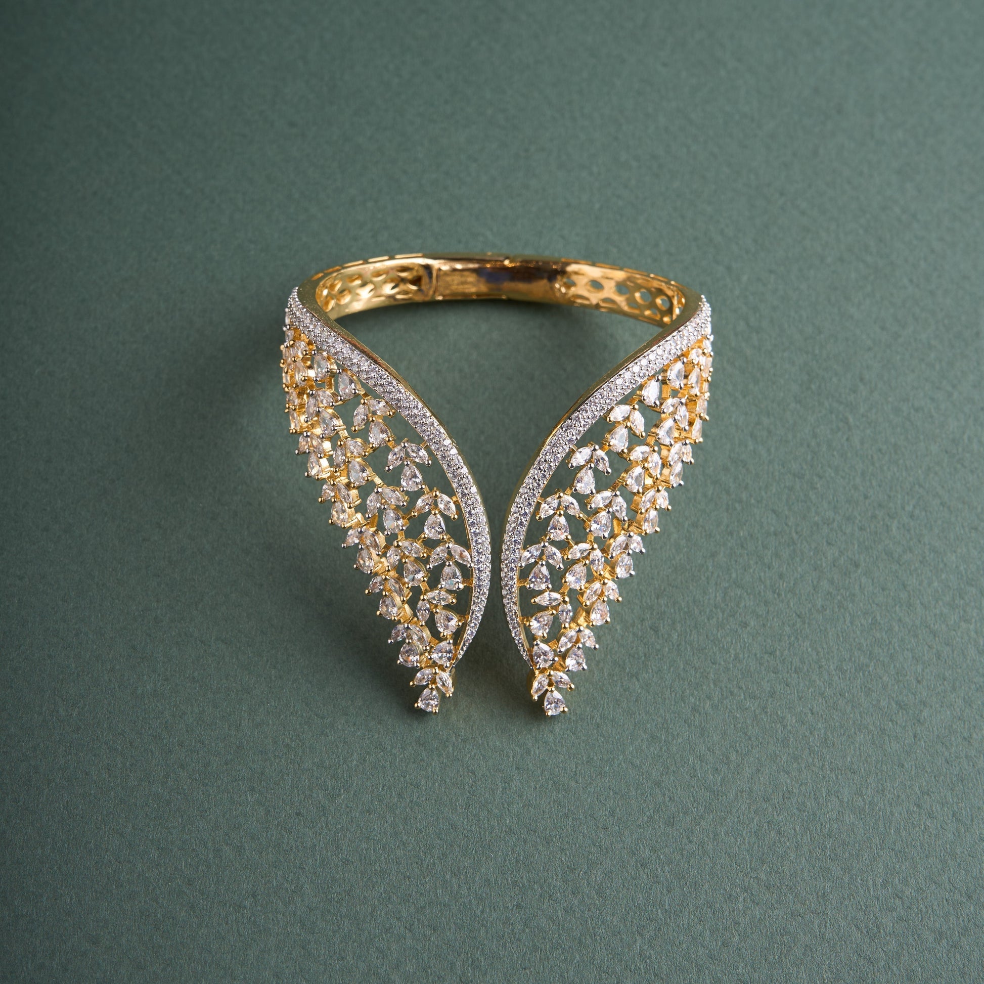 Nisha Hathphool Mozaati