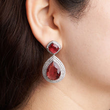 Load image into Gallery viewer, Nyra Earrings
