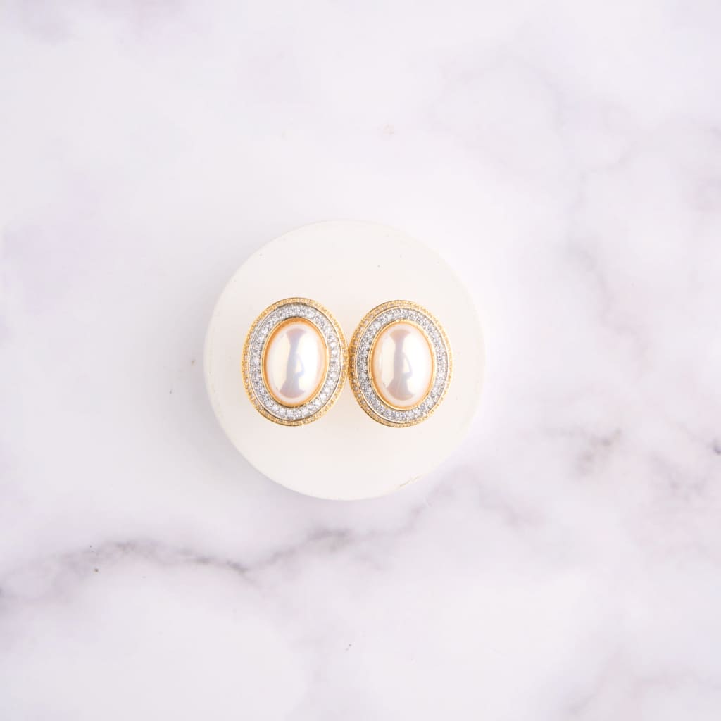 Oval Pearl Earrings - Gold