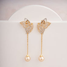 Load image into Gallery viewer, Pappilon Earrings
