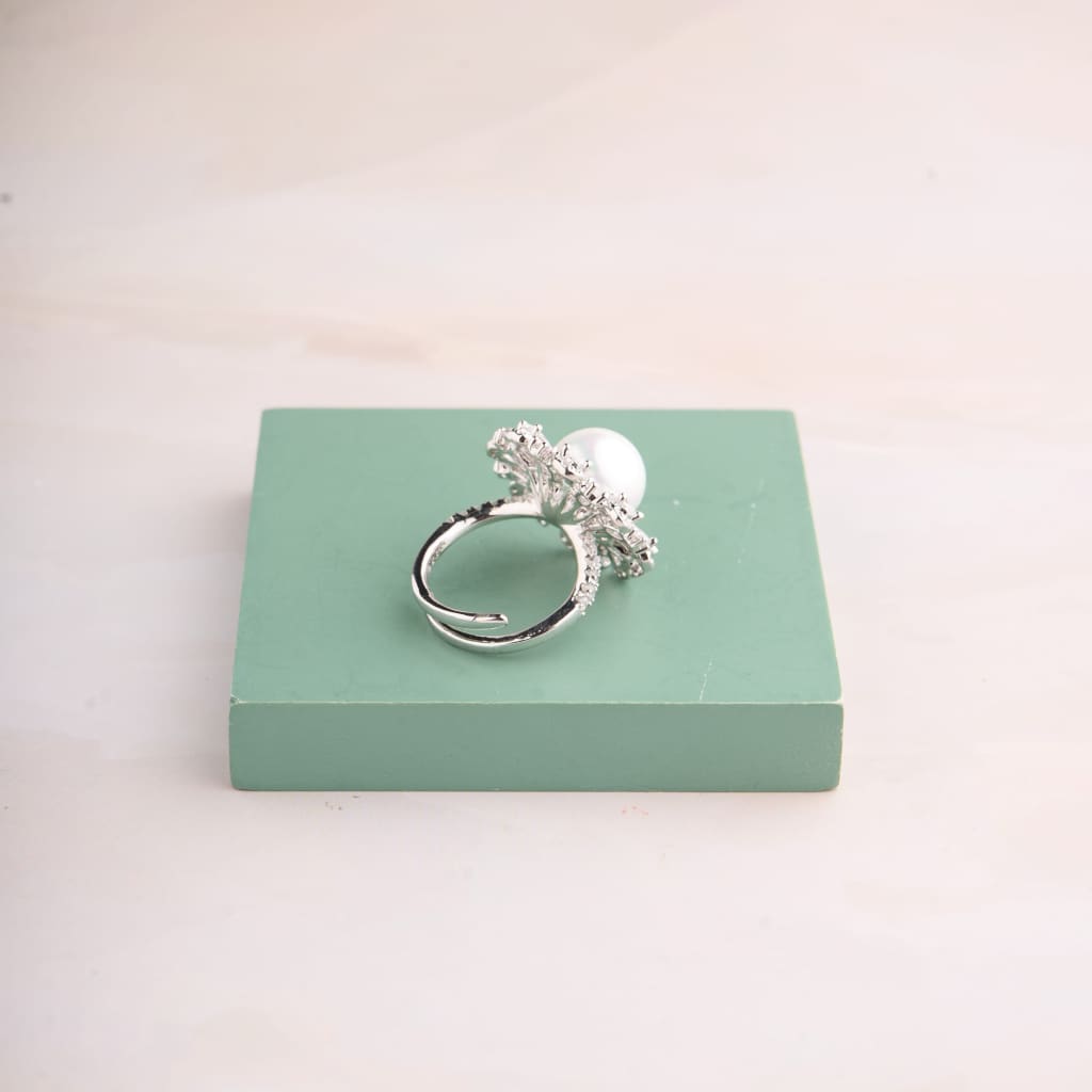 Pearl Floral Ring