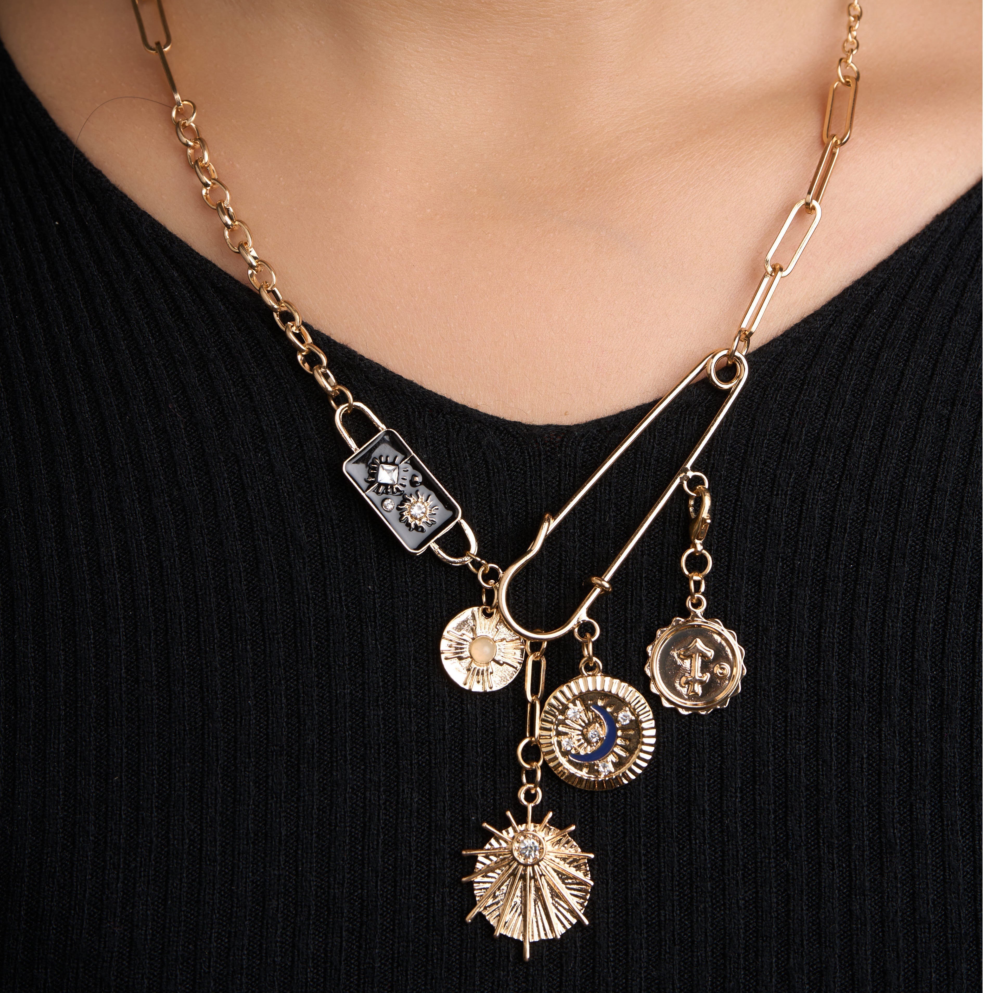 Pin Charm Moon Necklace Mozaati