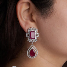 Load image into Gallery viewer, Shyla Earrings
