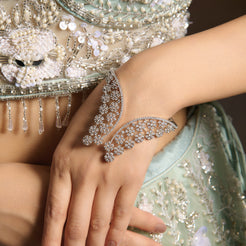 Tiya Hathphool Mozaati