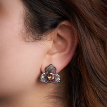 Load image into Gallery viewer, Trillium Pop Earrings
