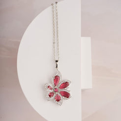Tulipe Necklace
