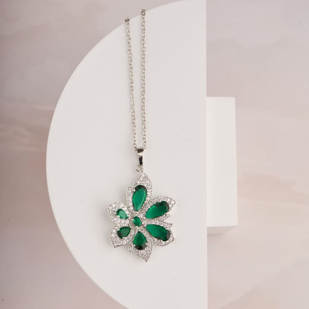 Tulipe Necklace