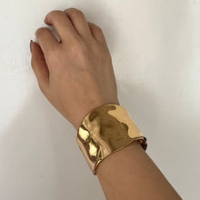 Load image into Gallery viewer, Wave Thick Bracelet
