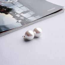 Load image into Gallery viewer, 20MM Pearls Tops
