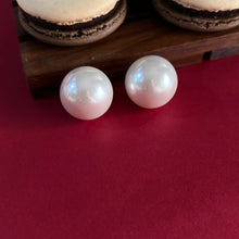 Load image into Gallery viewer, 20MM Pearls Tops
