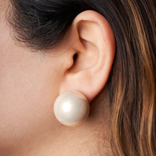 Load image into Gallery viewer, 25MM Dome Pearl Tops - Cream
