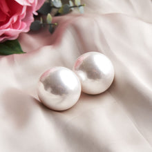 Load image into Gallery viewer, 30MM Pearl Tops
