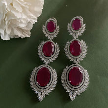Load image into Gallery viewer, Aarna Earrings
