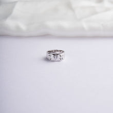 Load image into Gallery viewer, Fiona Ring - Silver / US 5
