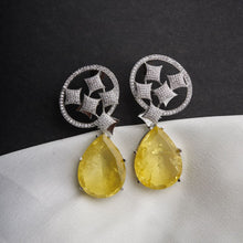 Load image into Gallery viewer, Harnaaz Earrings
