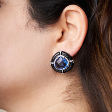 Load image into Gallery viewer, Larisa Earrings
