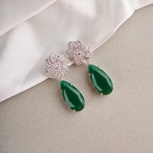 Load image into Gallery viewer, Magnolia Earrings - Green
