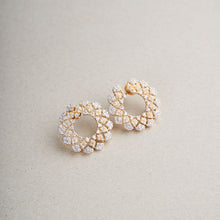 Load image into Gallery viewer, Marilyn Earrings - Gold
