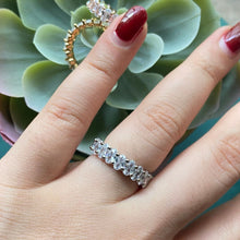 Load image into Gallery viewer, Medium Oval Eternity Ring
