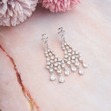Load image into Gallery viewer, Nafs Earrings
