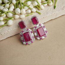 Load image into Gallery viewer, Naz Earrings
