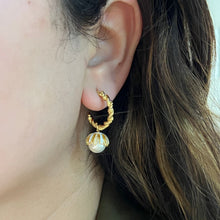 Load image into Gallery viewer, Nikos Earrings - Gold
