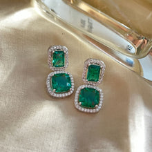 Load image into Gallery viewer, Saige Earrings
