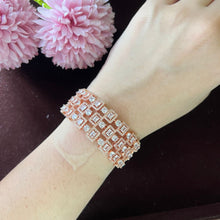 Load image into Gallery viewer, Splendour Bracelet

