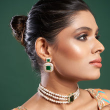 Load image into Gallery viewer, Tamia Earrings - Green&amp;Gold
