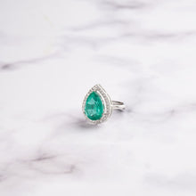 Load image into Gallery viewer, Xylia Ring - Green&amp;Silver
